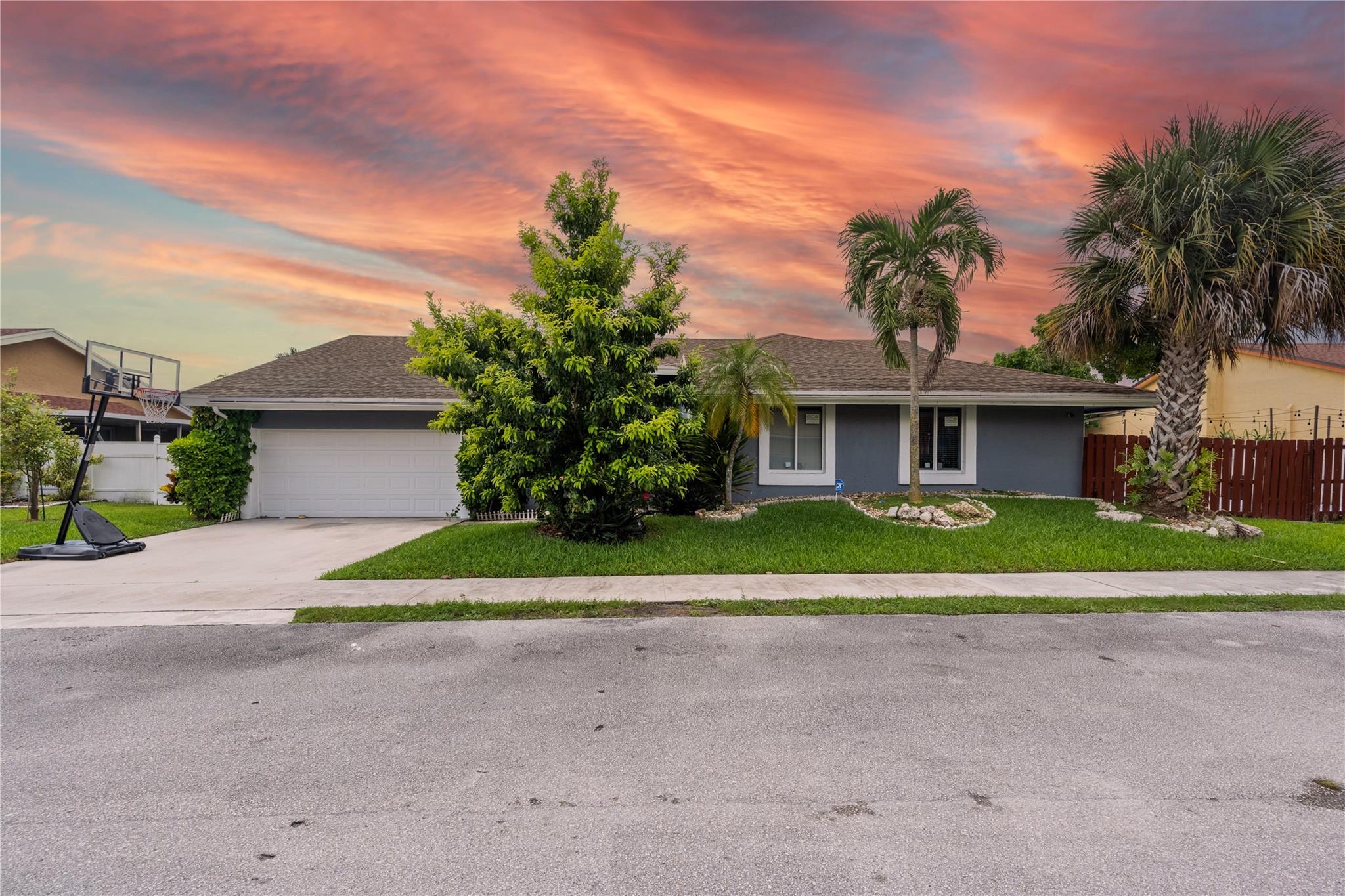 8810 NW Paradise Ct
