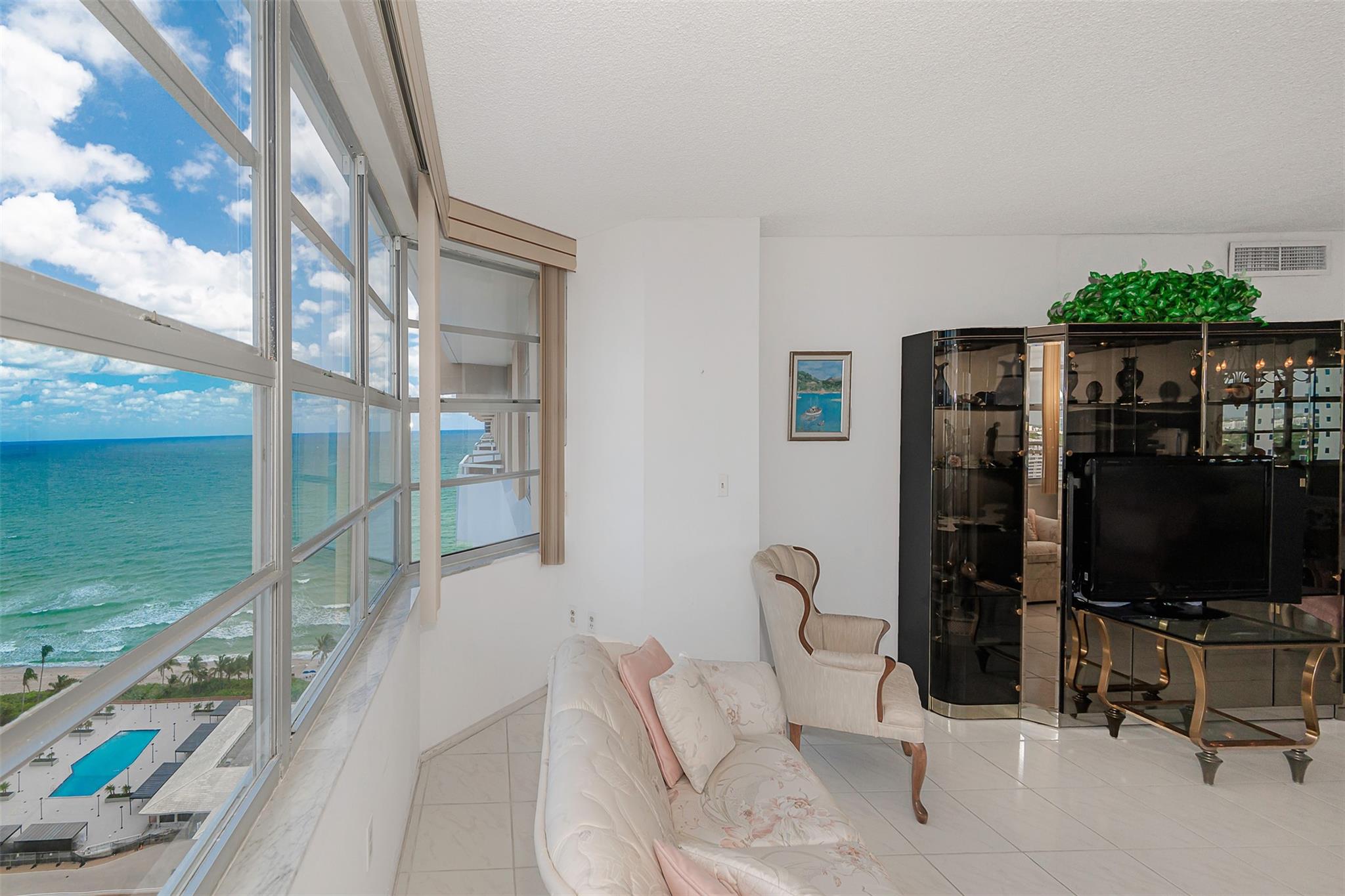 1980 S Ocean Dr #22P
