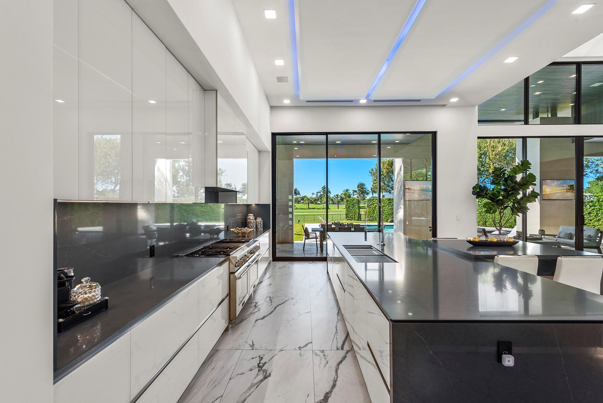 4041 Country Clb Ln Fort Lauderdale, FL 33308