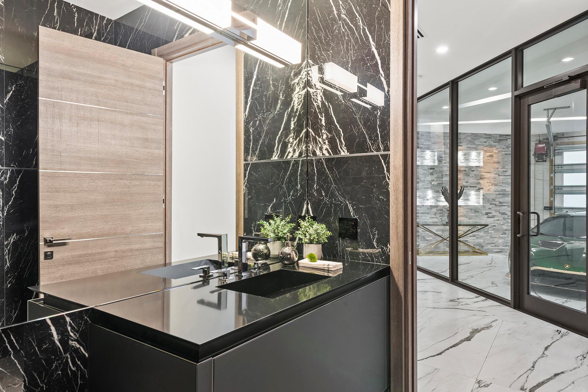 4041 Country Clb Ln Fort Lauderdale, FL 33308