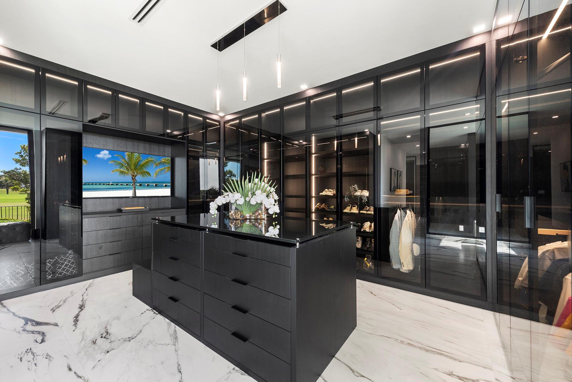 4041 Country Clb Ln Fort Lauderdale, FL 33308