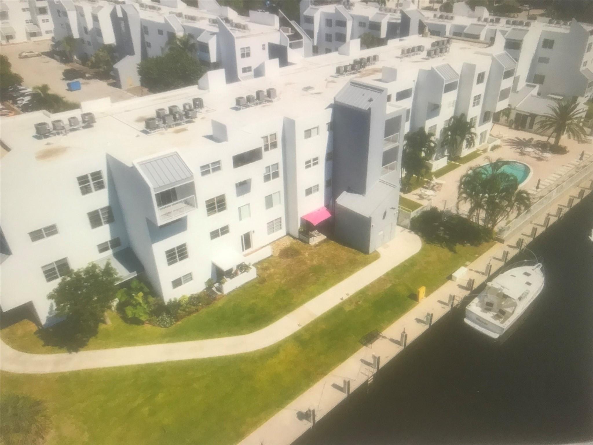 2840 NE 14th St Cswy #408a