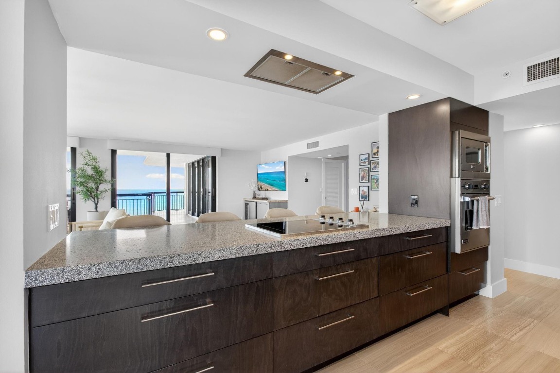 5380 N Ocean #12J Riviera Beach, FL 33404