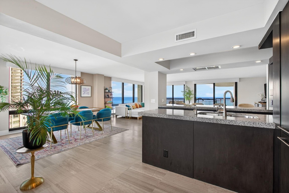 5380 N Ocean #12J Riviera Beach, FL 33404