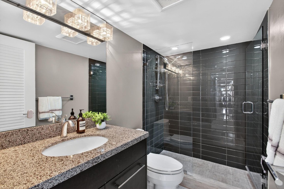 5380 N Ocean #12J Riviera Beach, FL 33404