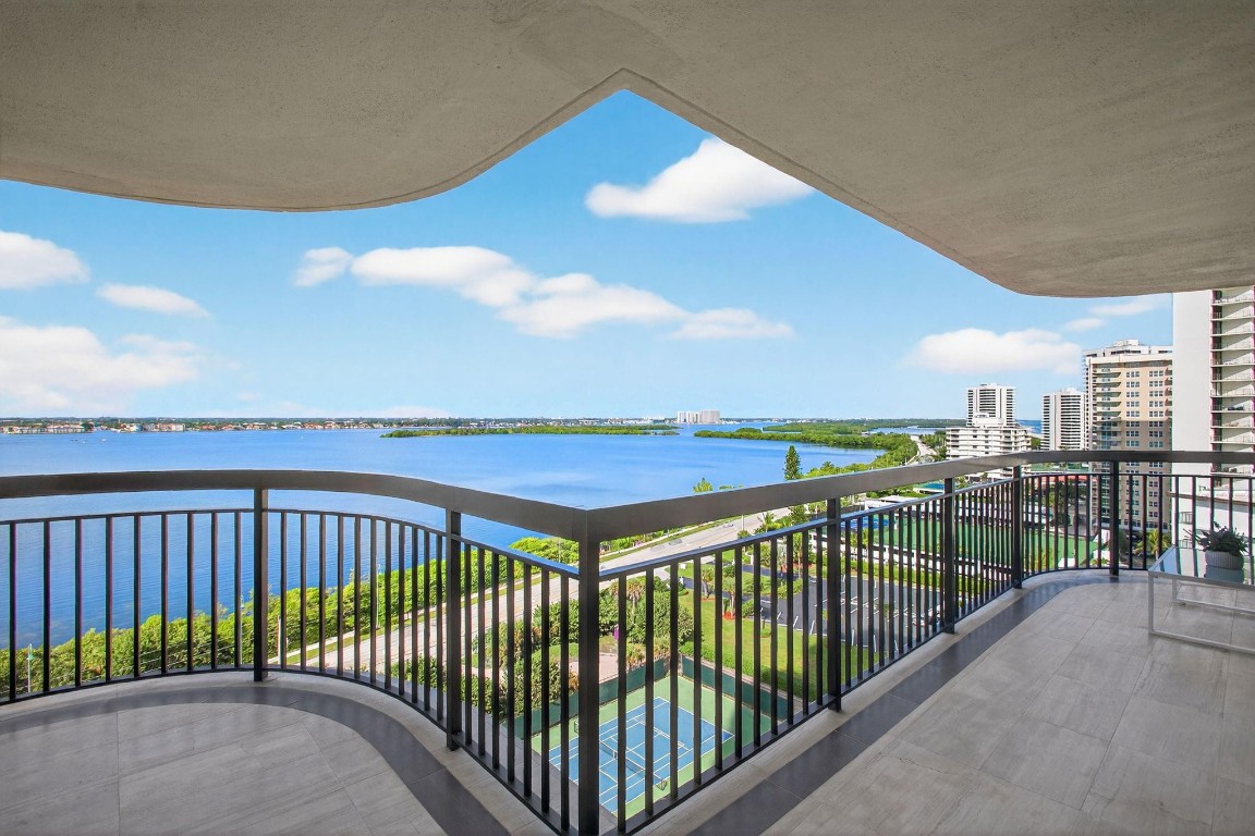 5380 N Ocean #12J Riviera Beach, FL 33404