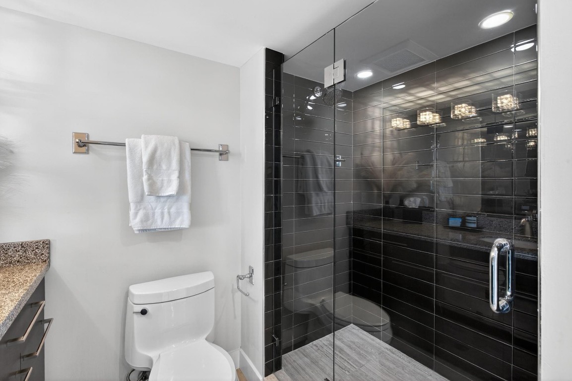 5380 N Ocean #12J Riviera Beach, FL 33404