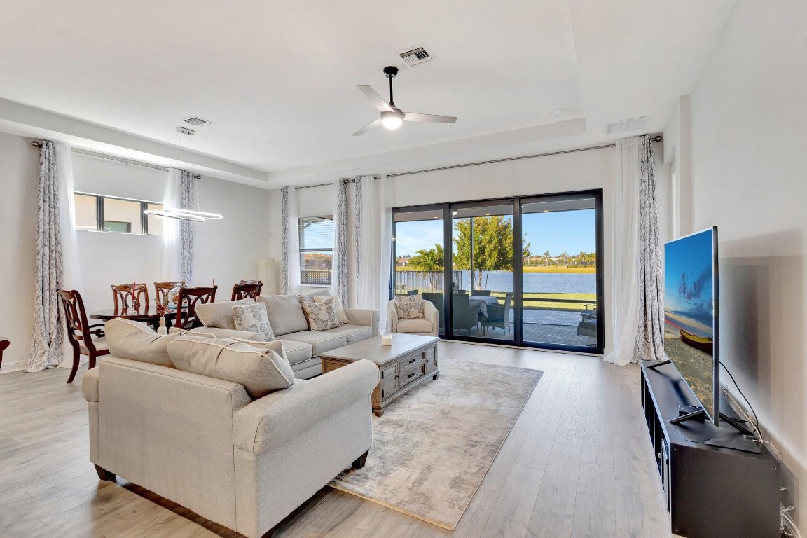 15865 Ln Loxahatchee, FL 33470