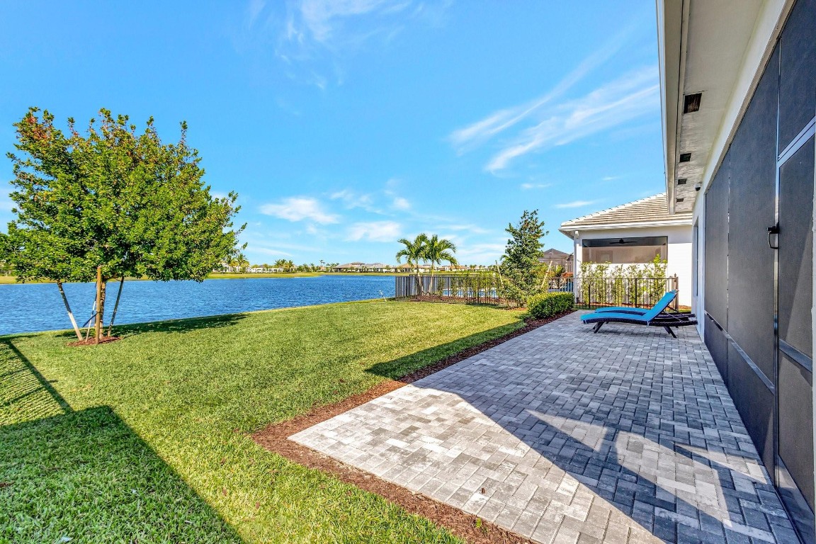 15865 Ln Loxahatchee, FL 33470