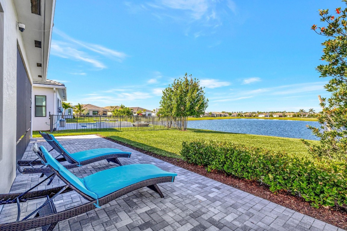 15865 Ln Loxahatchee, FL 33470