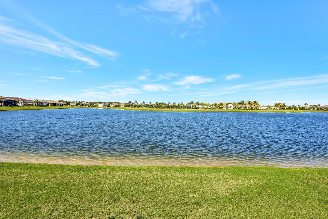 15865 Ln Loxahatchee, FL 33470