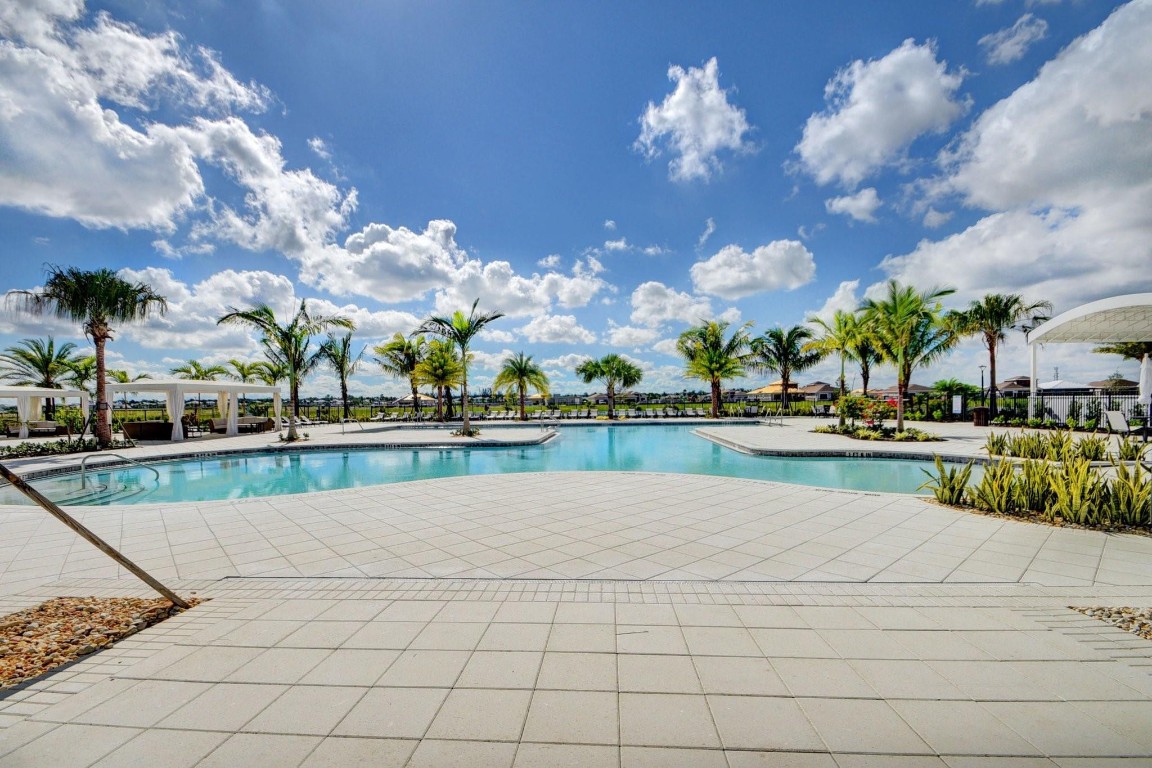 15865 Ln Loxahatchee, FL 33470