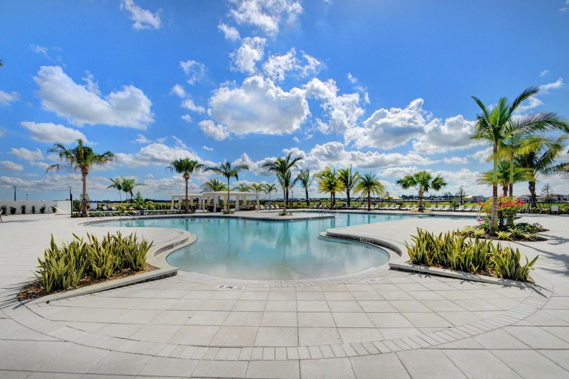 15865 Ln Loxahatchee, FL 33470