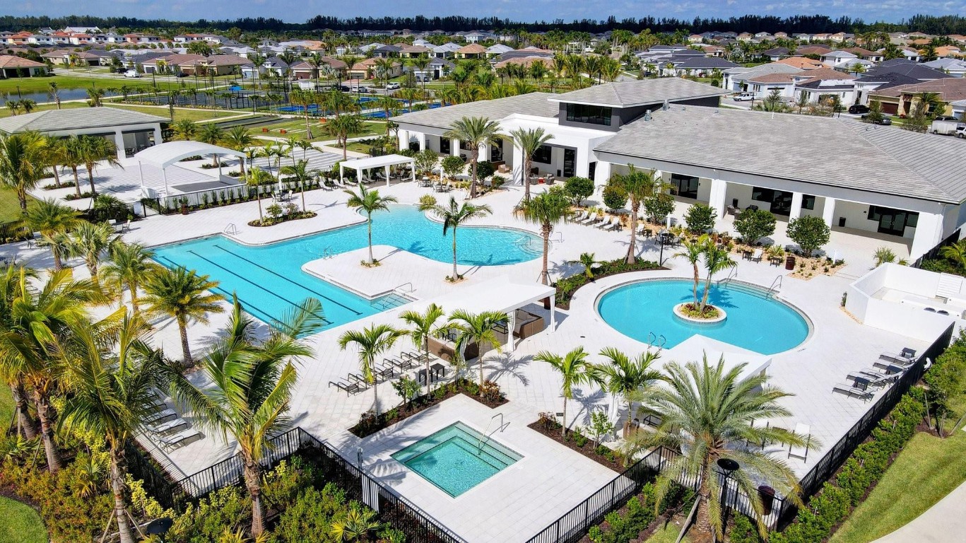 15865 Ln Loxahatchee, FL 33470