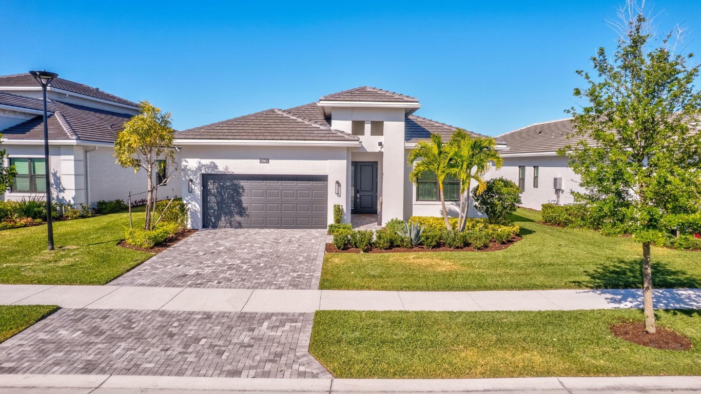 15865 Ln Loxahatchee, FL 33470