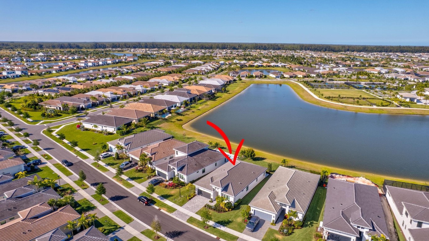 15865 Ln Loxahatchee, FL 33470