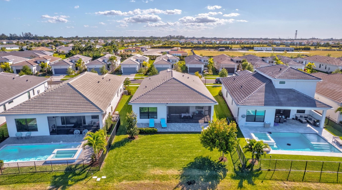 15865 Ln Loxahatchee, FL 33470