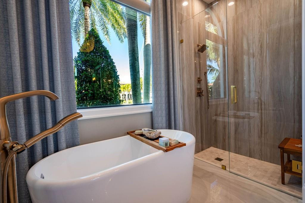 2457 NE 26th Lighthouse Point, FL 33064