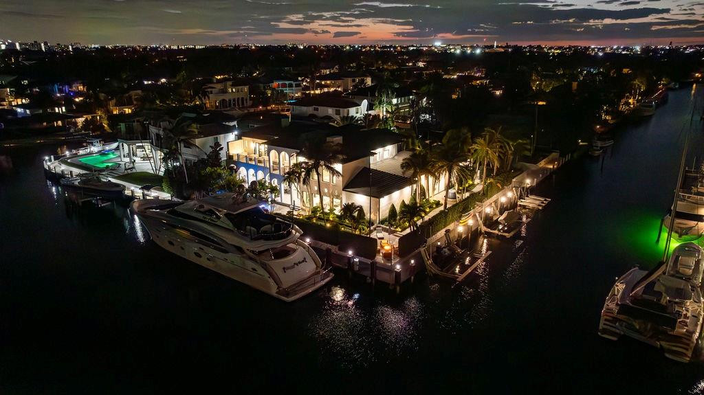 2457 NE 26th Lighthouse Point, FL 33064