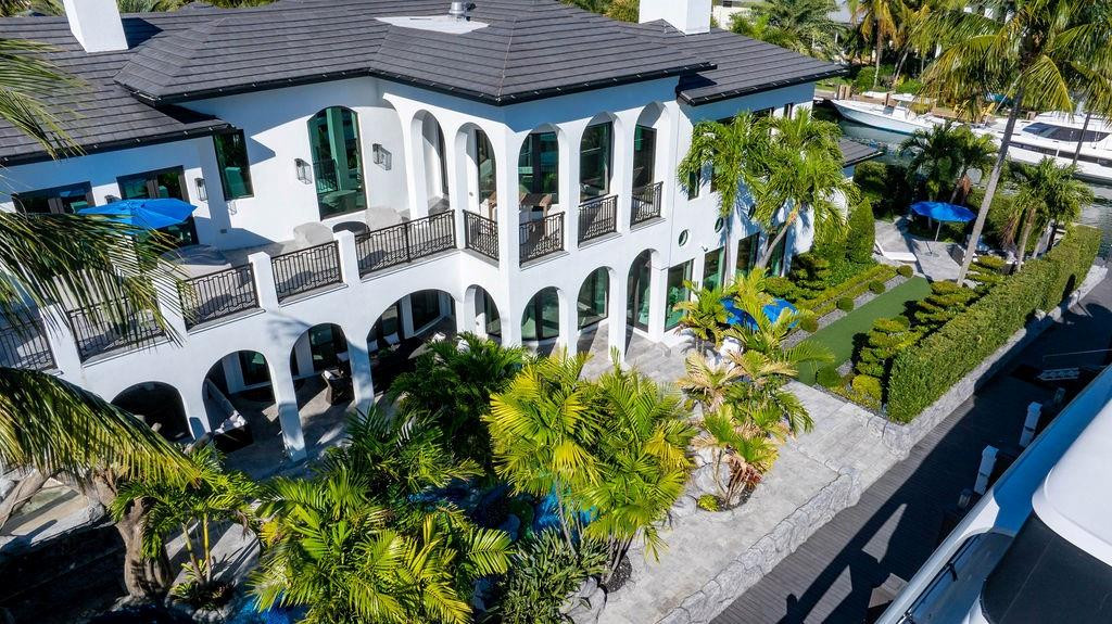 2457 NE 26th Lighthouse Point, FL 33064