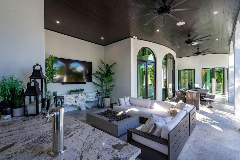 2457 NE 26th Lighthouse Point, FL 33064