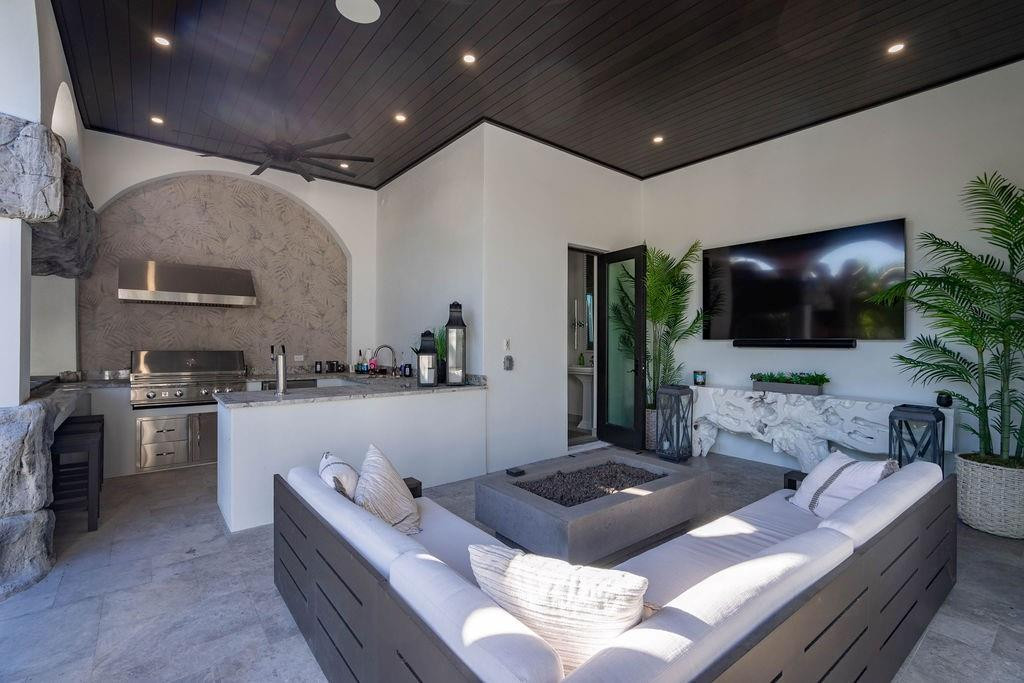 2457 NE 26th Lighthouse Point, FL 33064