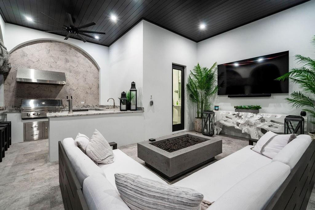 2457 NE 26th Lighthouse Point, FL 33064