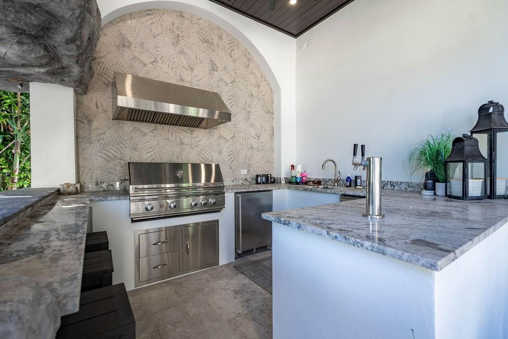 2457 NE 26th Lighthouse Point, FL 33064