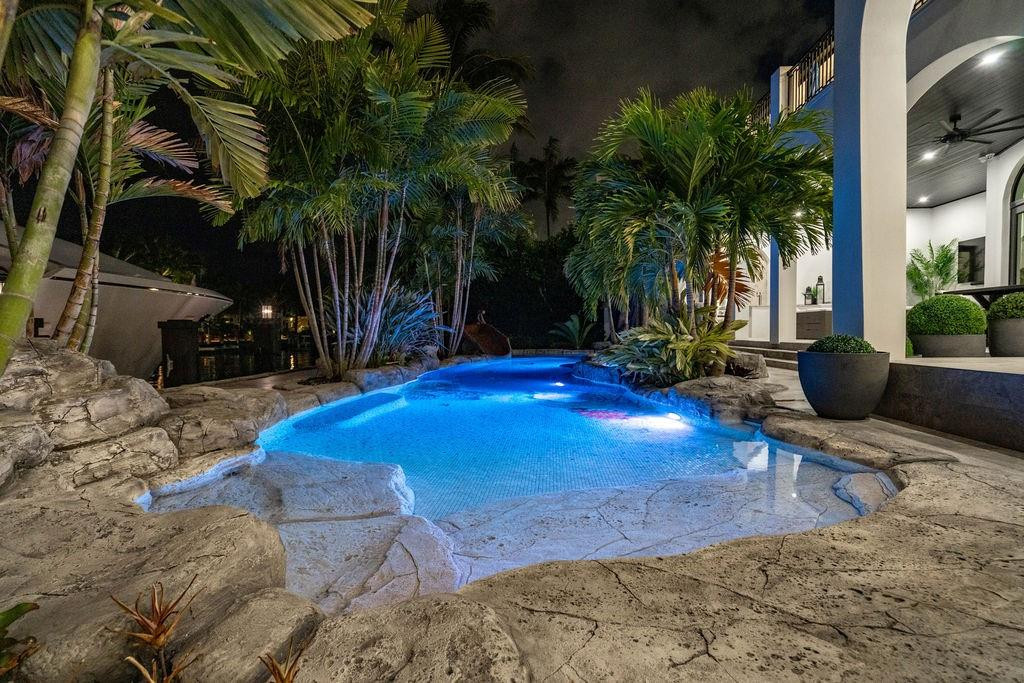 2457 NE 26th Lighthouse Point, FL 33064