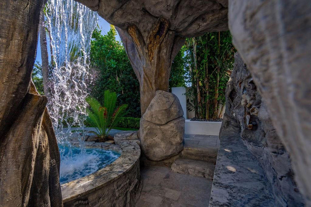 2457 NE 26th Lighthouse Point, FL 33064