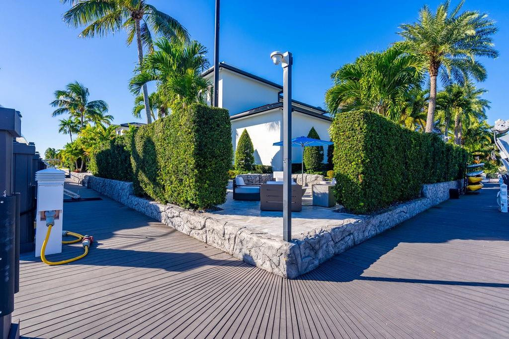 2457 NE 26th Lighthouse Point, FL 33064