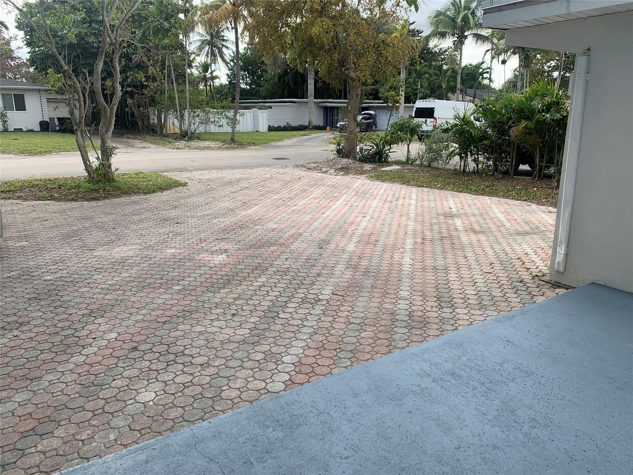 2815 Madison Hollywood, FL 33020