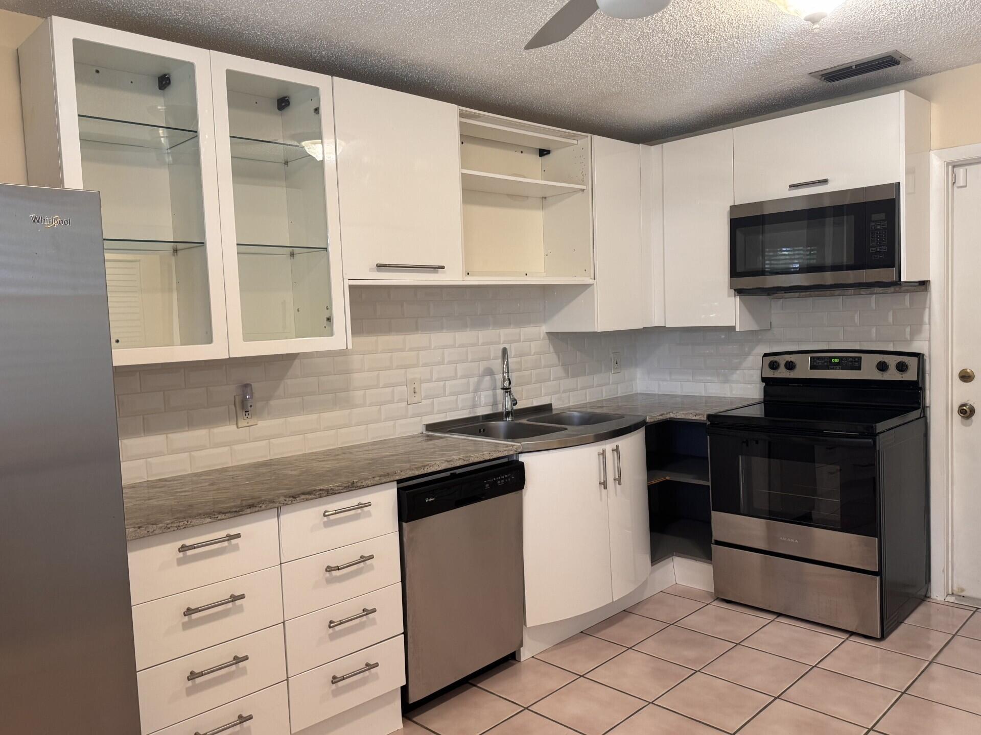 5267 Edgewood Dr,Lake Worth, FL 33467