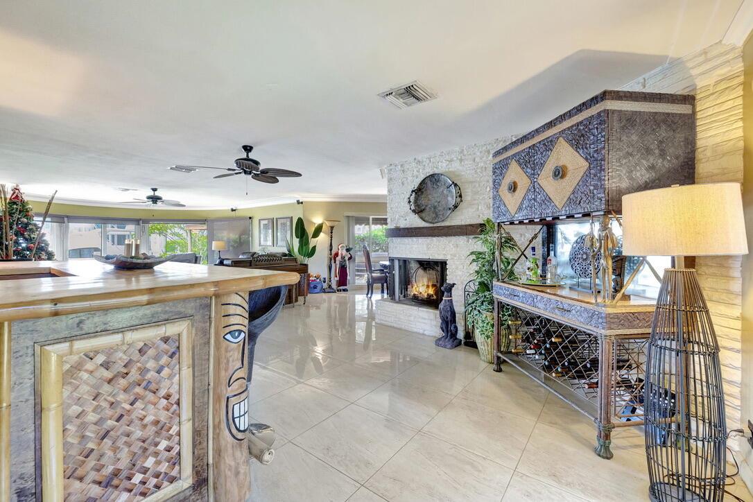 2360 SE 7th Dr Pompano Beach, FL 33062