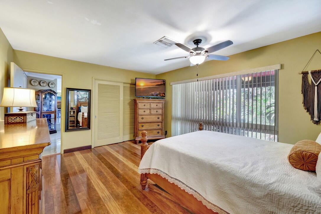 2360 SE 7th Dr Pompano Beach, FL 33062