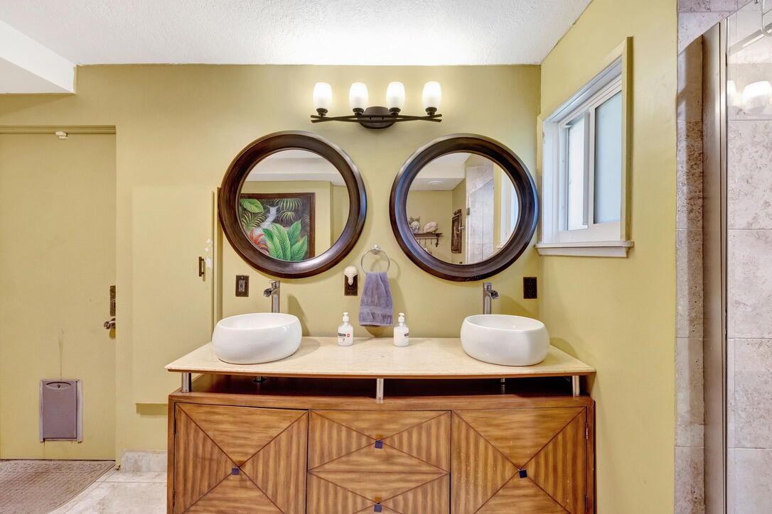 2360 SE 7th Dr Pompano Beach, FL 33062