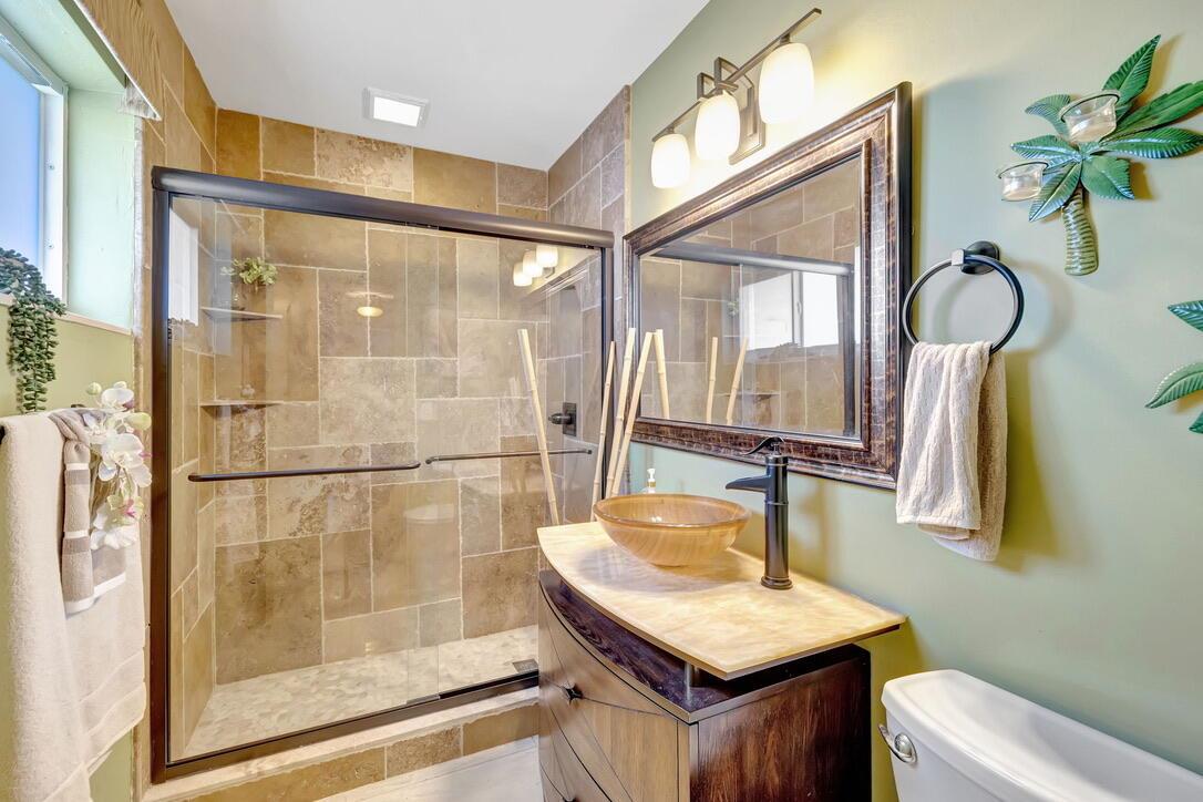 2360 SE 7th Dr Pompano Beach, FL 33062