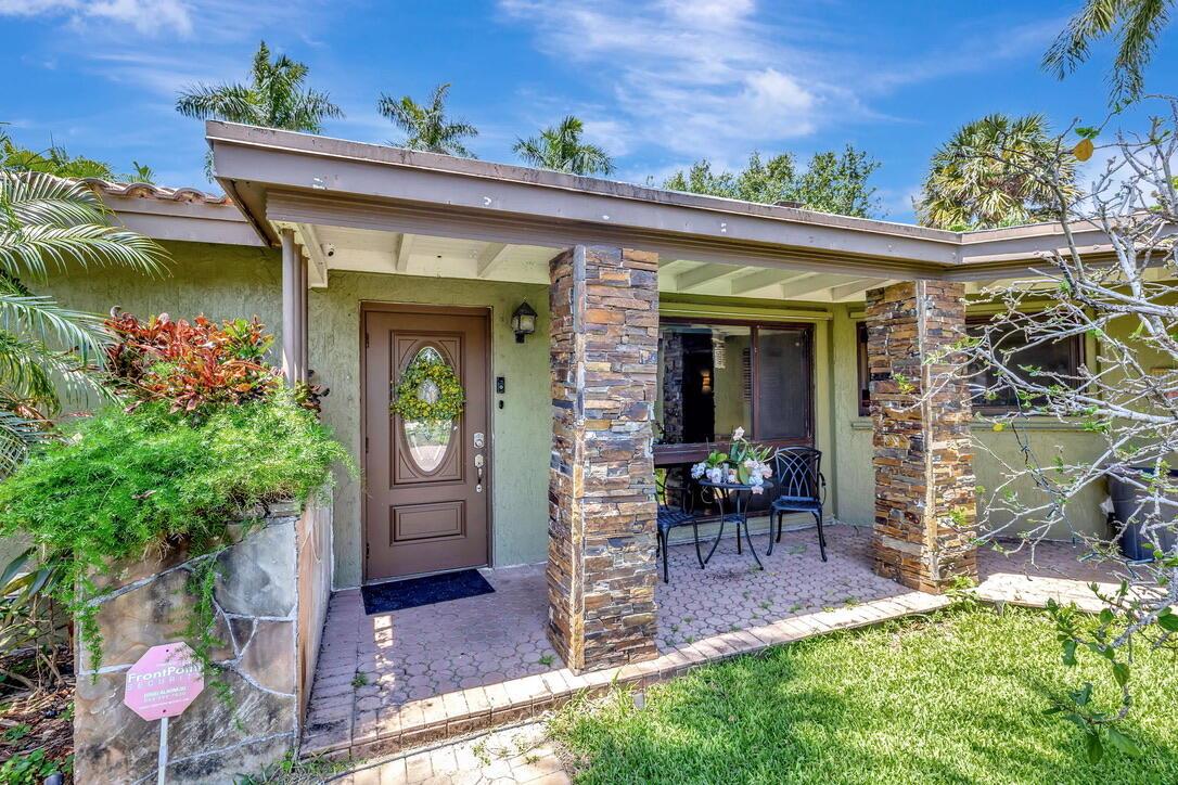 2360 SE 7th Dr Pompano Beach, FL 33062