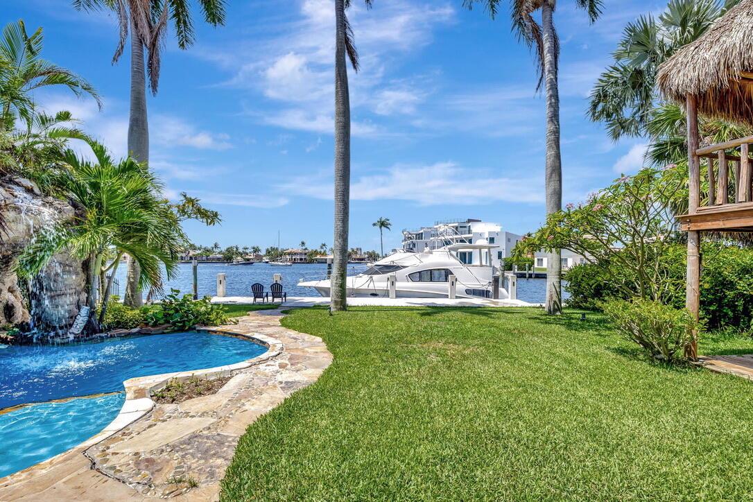 2360 SE 7th Dr Pompano Beach, FL 33062