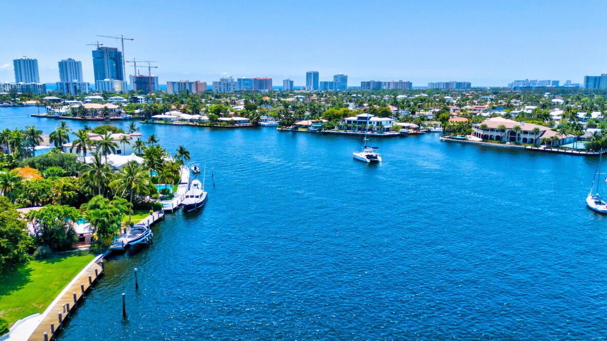 2360 SE 7th Dr Pompano Beach, FL 33062