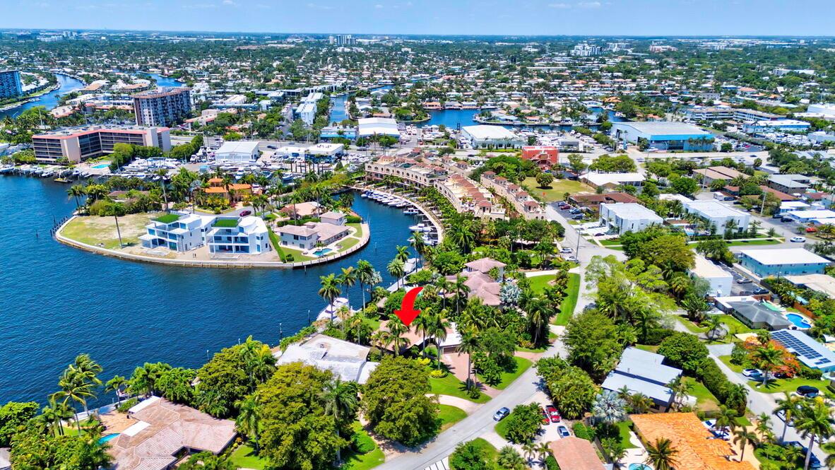 2360 SE 7th Dr Pompano Beach, FL 33062