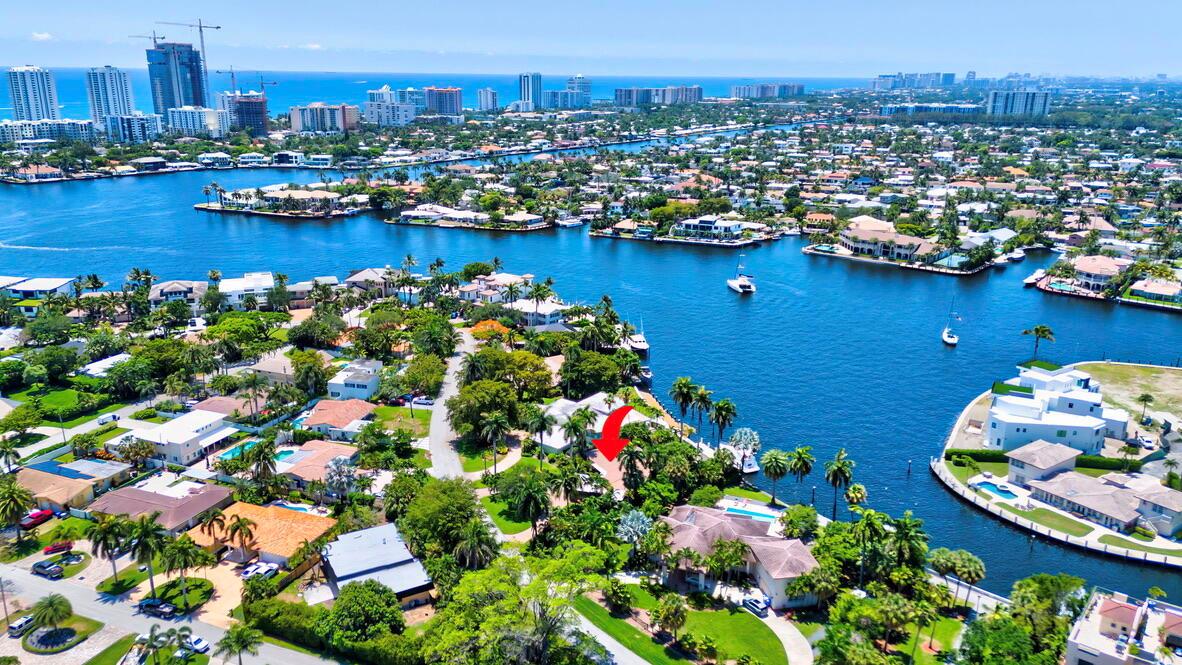 2360 SE 7th Dr Pompano Beach, FL 33062