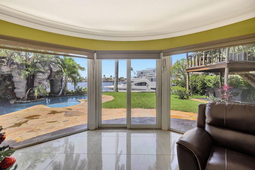 2360 SE 7th Dr Pompano Beach, FL 33062