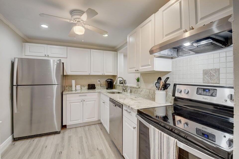5340 Las Verdes Cir #109