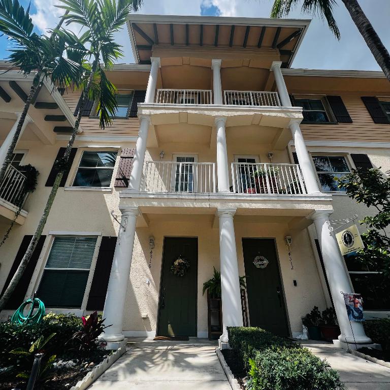 4316 Main Jupiter, FL 33458