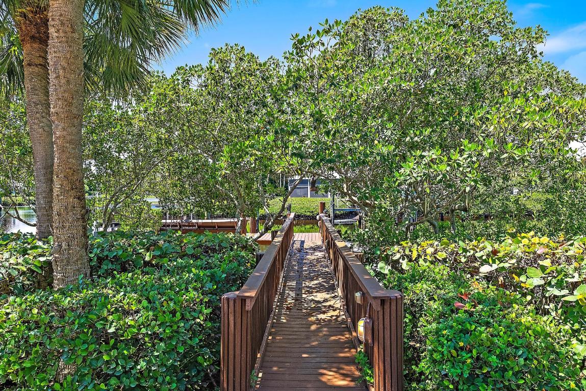 18669 SE Palm Is Ln Jupiter, FL 33458