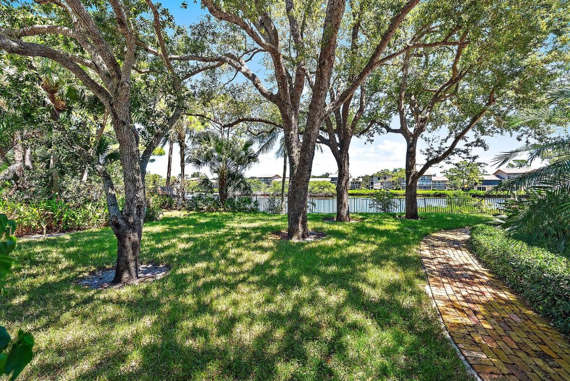 18669 SE Palm Is Ln Jupiter, FL 33458