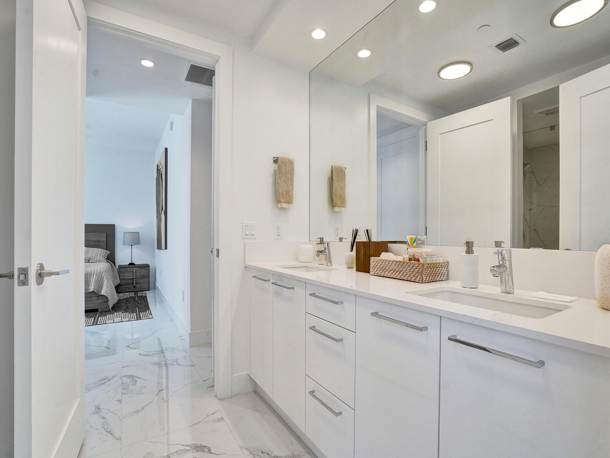 100 E Las Olas Blvd #3301 Fort Lauderdale, FL 33301