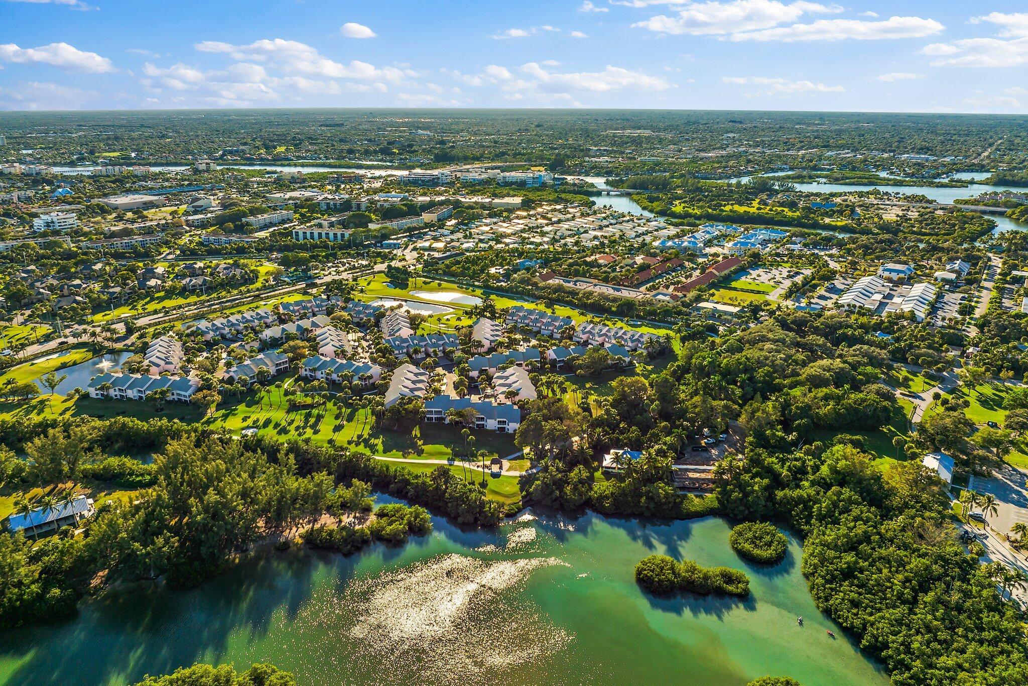 2604 Fairway Dr Jupiter, FL 33477