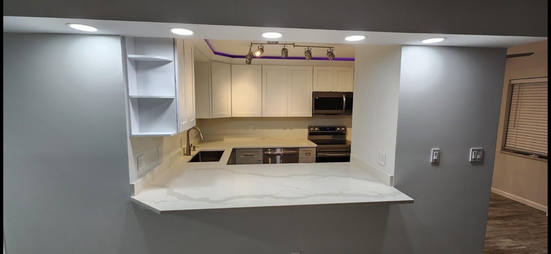 243 Castlewood Dr #2